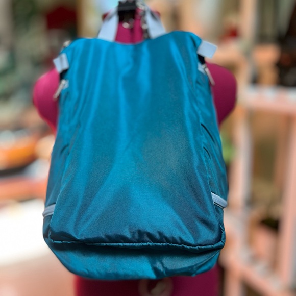 LL Bean Travel Tote Bag Like New - Picture 9 of 9